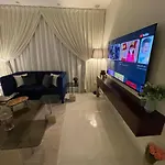 شقة بحي الملقا هادئة وجميلة